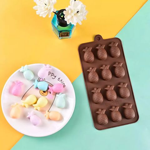 Molde de 12 Piñas para Chocolate Molde de Silicón