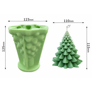 Veladora artesanal de árbol de navidad con textura en las hojas