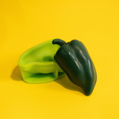 Jabón artesanal hecho con molde de chile poblano de silicón